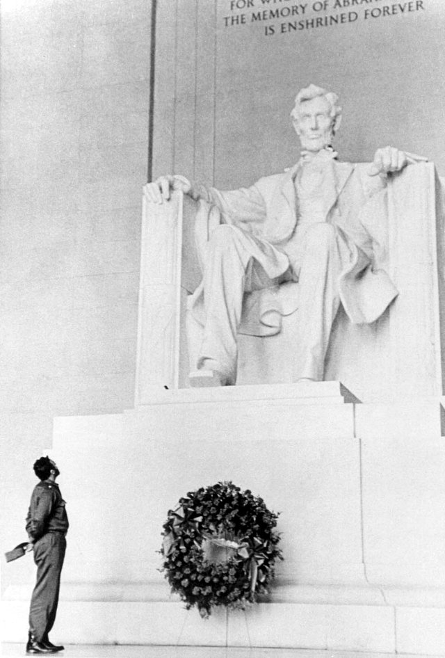 Castro at the Lincoln Memorial