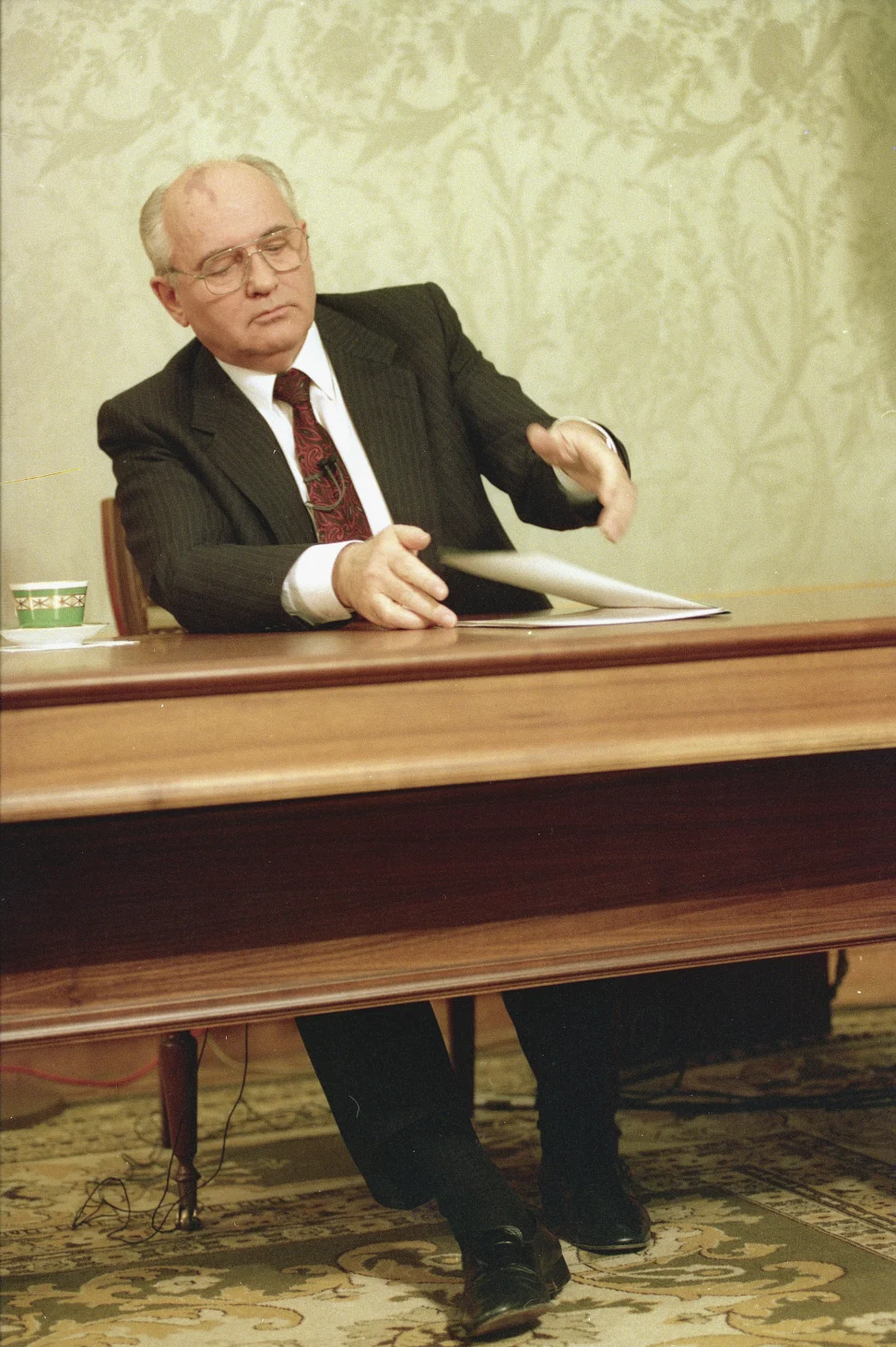 Mikhail Gorbachev Resigns, 1991